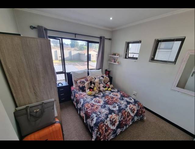 2 BEDROOM PROPERTY TO RENT IN LONEHILL